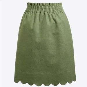 Jcrew factory scalloped hem sidewalk skirt in sage green. SZ 12
